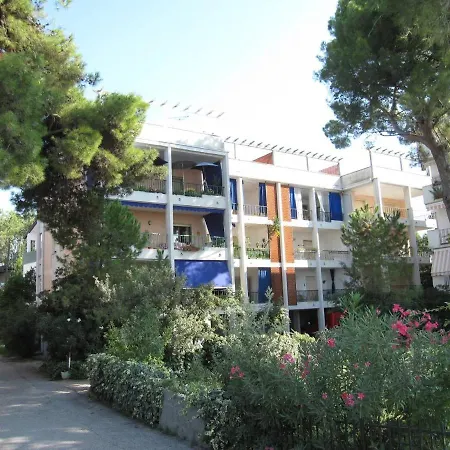 Seaview Flat With Unforgettable Terrace Daire